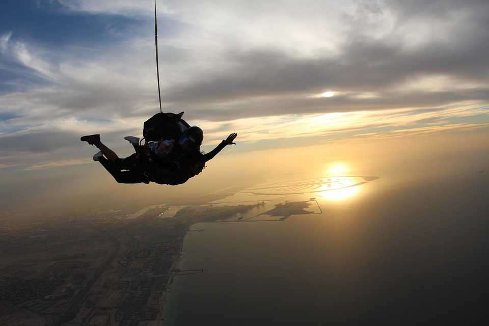 skydive dubai evening image