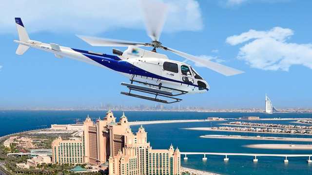 helicopter flight Tour and Fly Over the dubai City